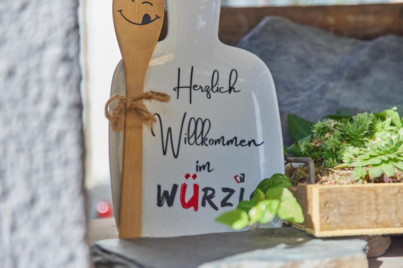 Hotel Restaurant Wuerzig In Ürzig エクステリア 写真