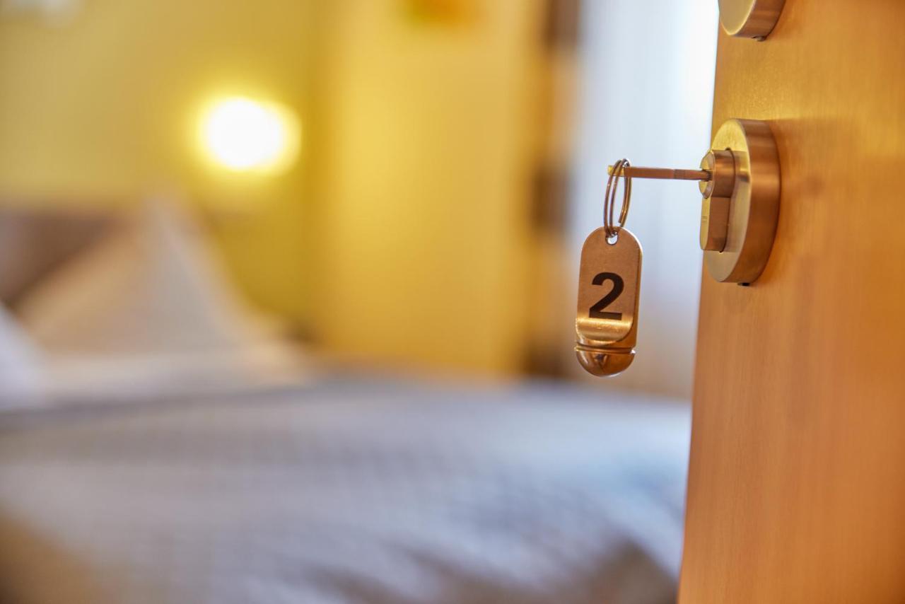 Hotel Restaurant Wuerzig In Ürzig エクステリア 写真