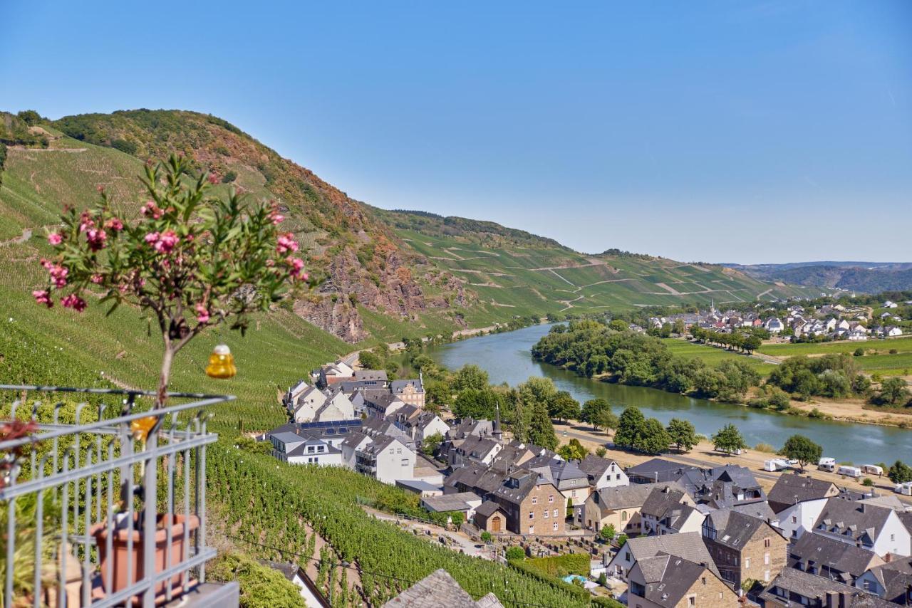 Hotel Restaurant Wuerzig In Ürzig エクステリア 写真