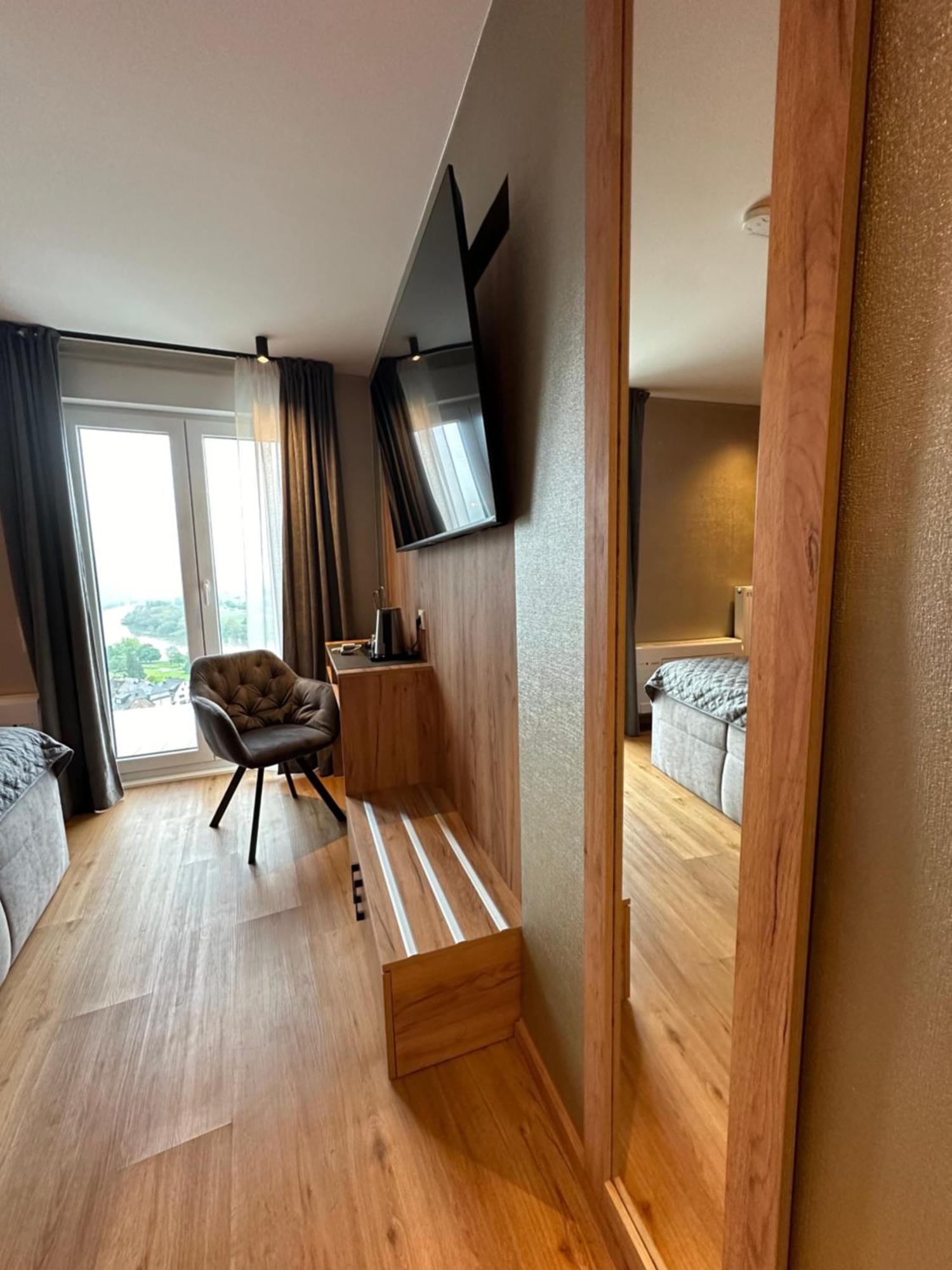 Hotel Restaurant Wuerzig In Ürzig エクステリア 写真