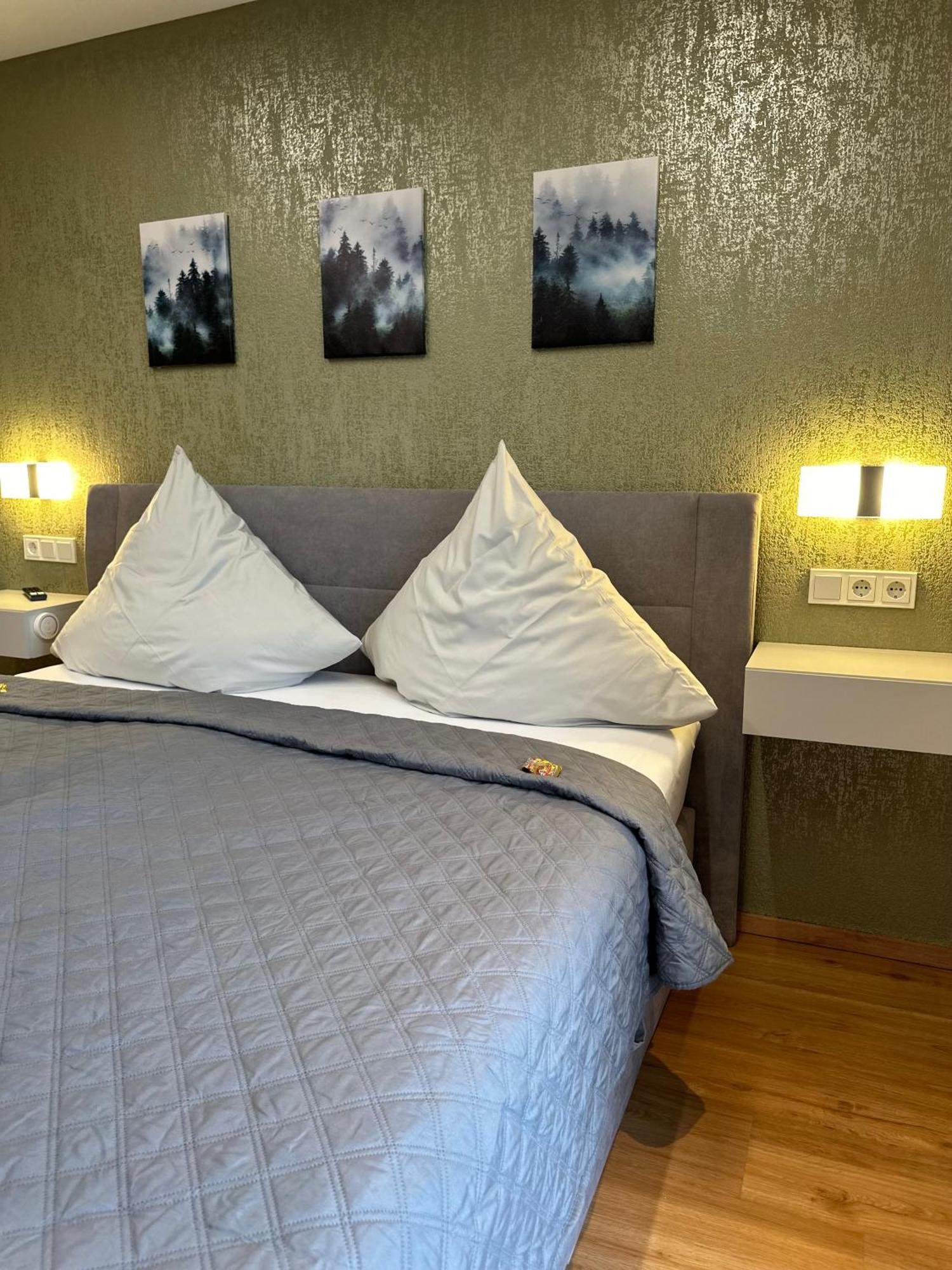 Hotel Restaurant Wuerzig In Ürzig エクステリア 写真